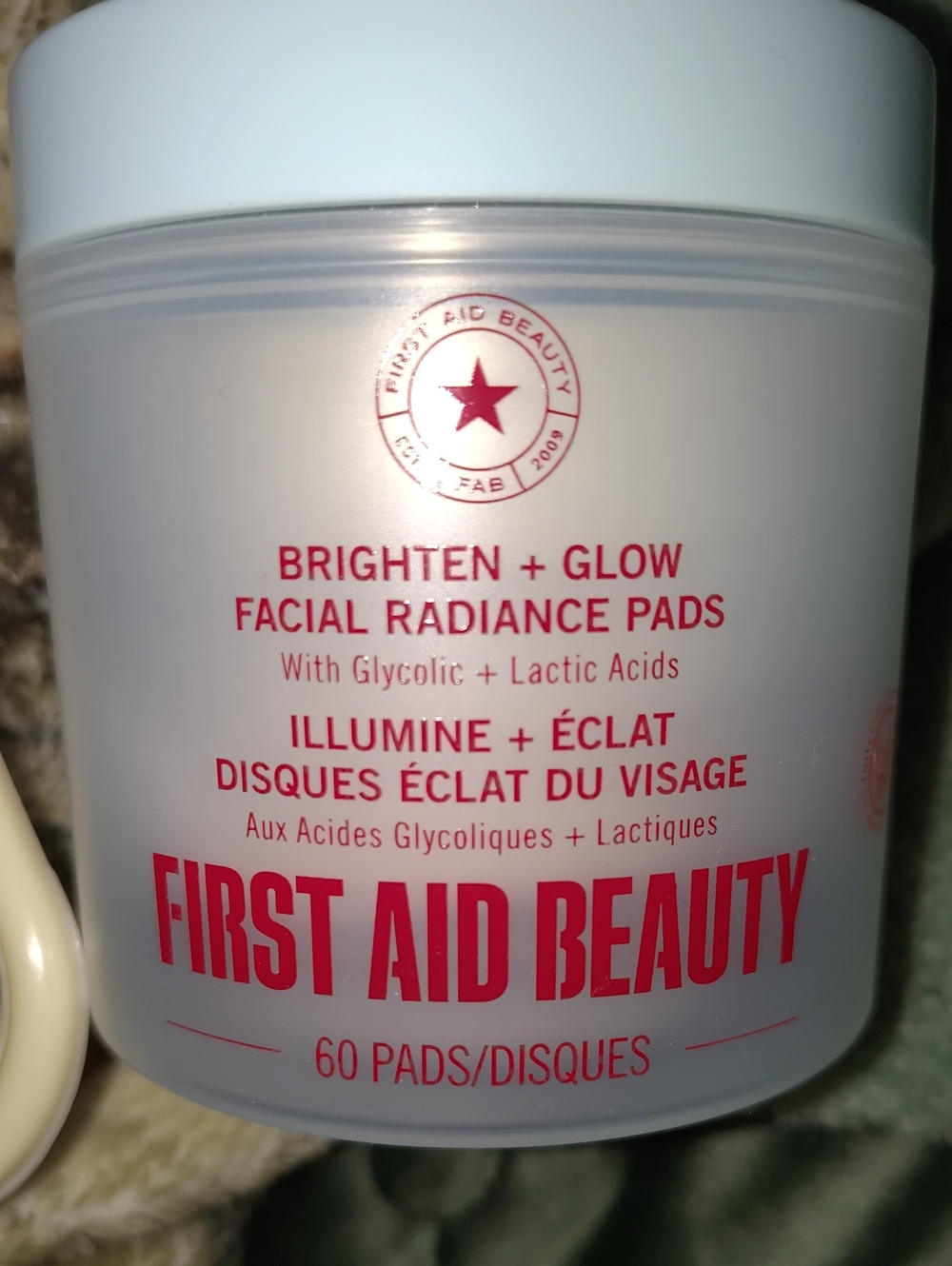 First Aid Beauty Brighten + Glow Facial Radiance Pads — White & Pink